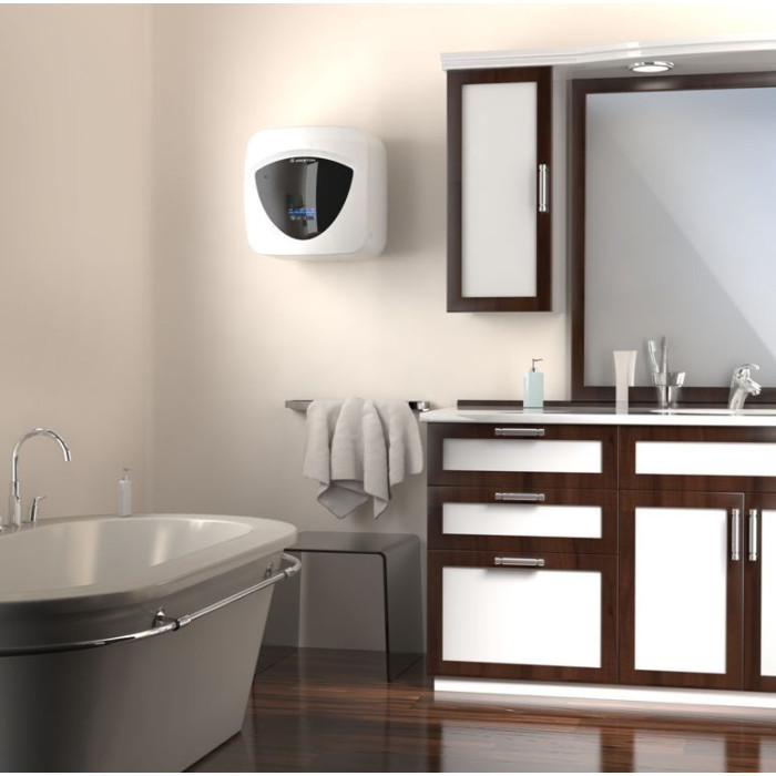 Бойлер Ariston ANDRIS RS Lux 10U/3 під мийкою