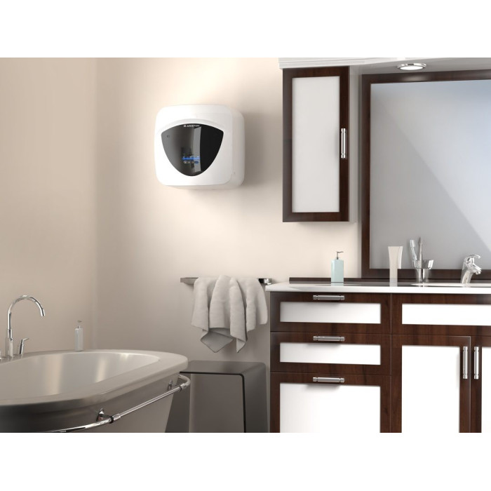 Бойлер Ariston ANDRIS LUX ECO 30 PL EU над мийкою