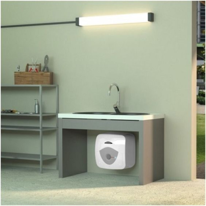 Бойлер Ariston ANDRIS RS 10U/3 під мийкою