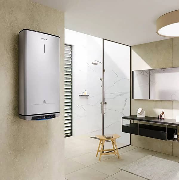 Бойлер Ariston VELIS LUX PW ABSE WIFI 80 V в інтер'єрі ванної кімнати