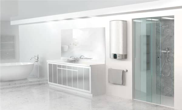Бойлер Ariston ABS VLS EVO WIFI PW 1000 V в интерьере ванной комнаты