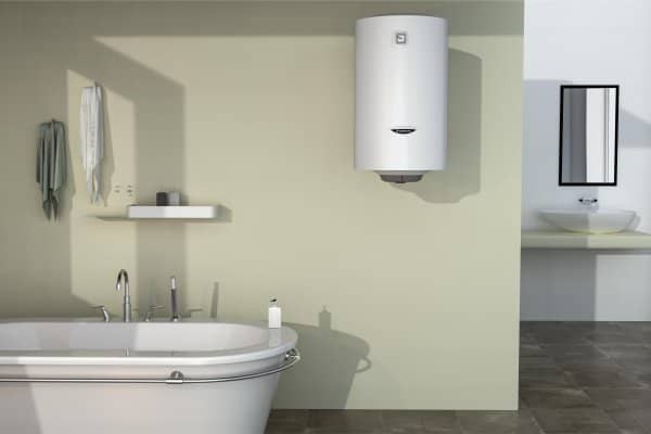 Бойлер Ariston PRO1 R 80 V PL із сухим ТЕНом на стіні ванної кімнати